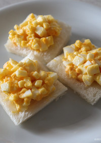卵とチーズのオープンサンド