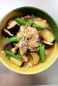 豆腐バーグ入ピリ辛冷麺スープ味ドーム蒸し
