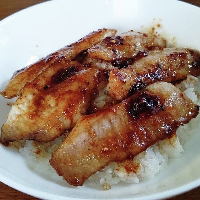 豚ネック甘辛丼 レシピ 作り方 By いくおっちゃん クックパッド 簡単おいしいみんなのレシピが361万品