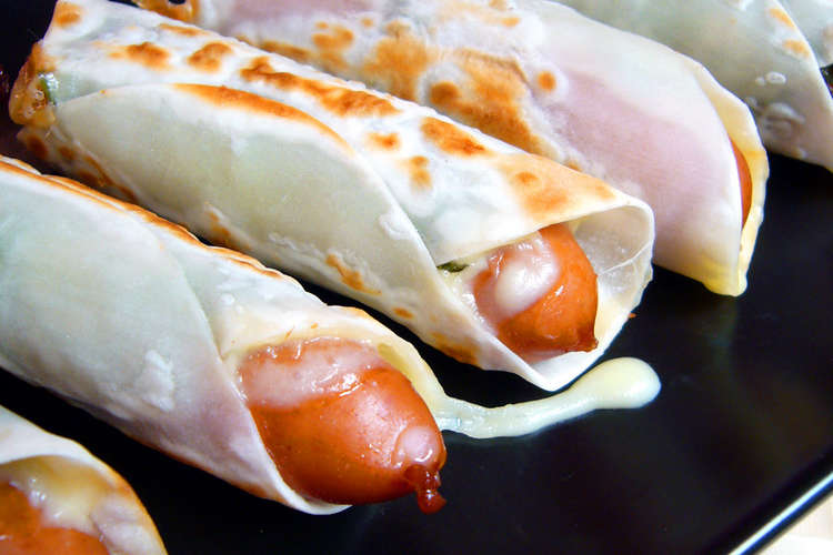 大葉チーズin餃子の皮巻き巻きソーセージ レシピ 作り方 By ガセリさ クックパッド 簡単おいしいみんなのレシピが360万品