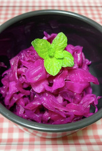 紫キャベツのサラダ・レモンピール風味