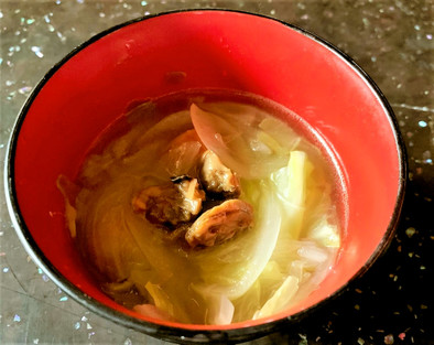 あさりうま煮の野菜たっぷりコンソメスープの写真