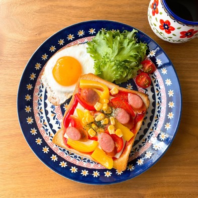【ワンプレート朝食】カラフルピザトーストの写真