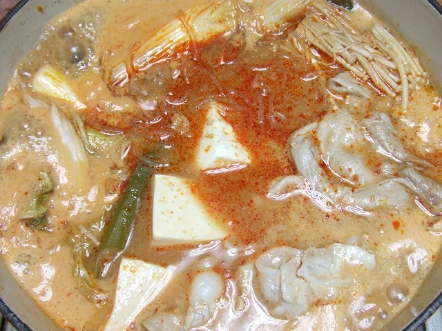キムチ鍋を子供も食べる工夫の画像