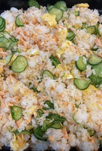 鮭と卵ときゅうりの混ぜ寿司〜何食べ#26