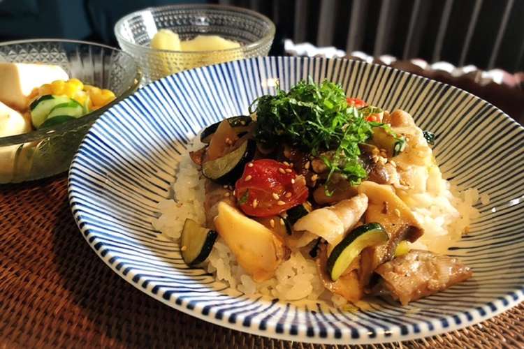 簡単さっぱりレモンダレ 夏の彩り豚バラ丼 レシピ 作り方 By ごまたま日和 クックパッド 簡単おいしいみんなのレシピが359万品