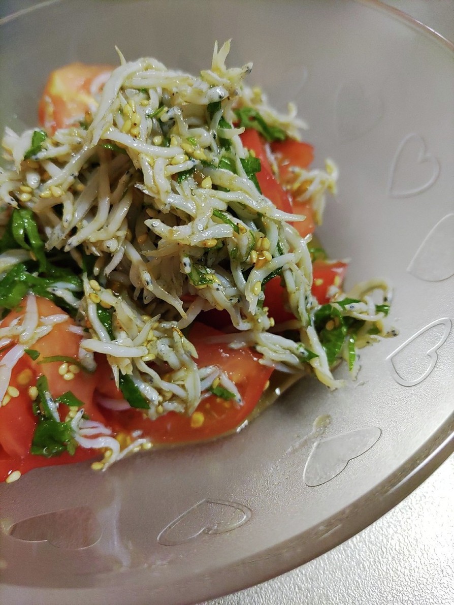 トマトとしらすの夏サラダの画像