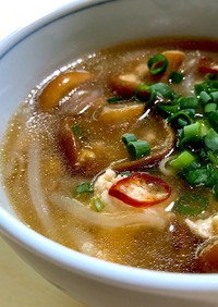 特大なめこと鶏ひき肉のピリ辛中華スープ
