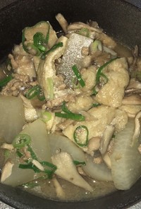 大根と舞茸と挽き肉のネギ味噌煮