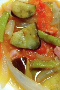夏野菜とベーコンのトマト煮