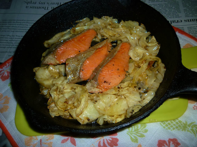 紅鮭ハラミ春キャベツのオリーブオイル炒めの画像