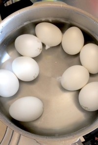 活力鍋でつるんと剥きやすい半熟卵