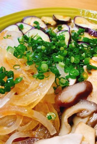 蒸し鍋で簡単！ナスと玉ねぎと椎茸の温野菜