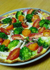 彩り野菜の たまごピザ