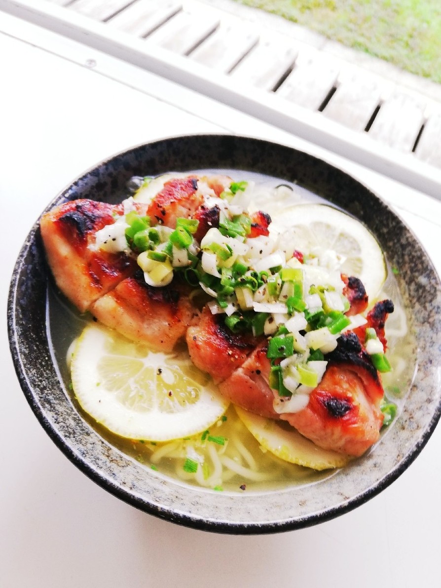 ネギ塩炙り鶏とオリーブ檸檬の冷やし麺の画像