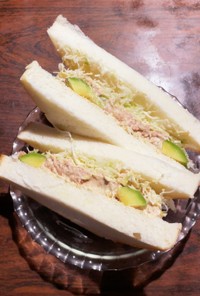 アボカドツナマヨ山葵醤油サンド