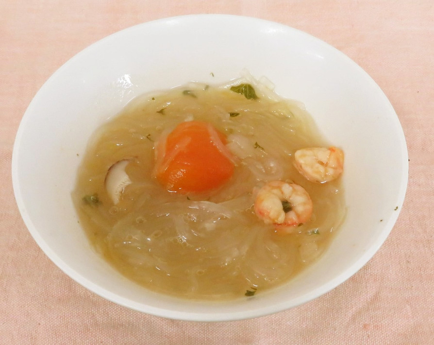 えびとトマトのスープの画像