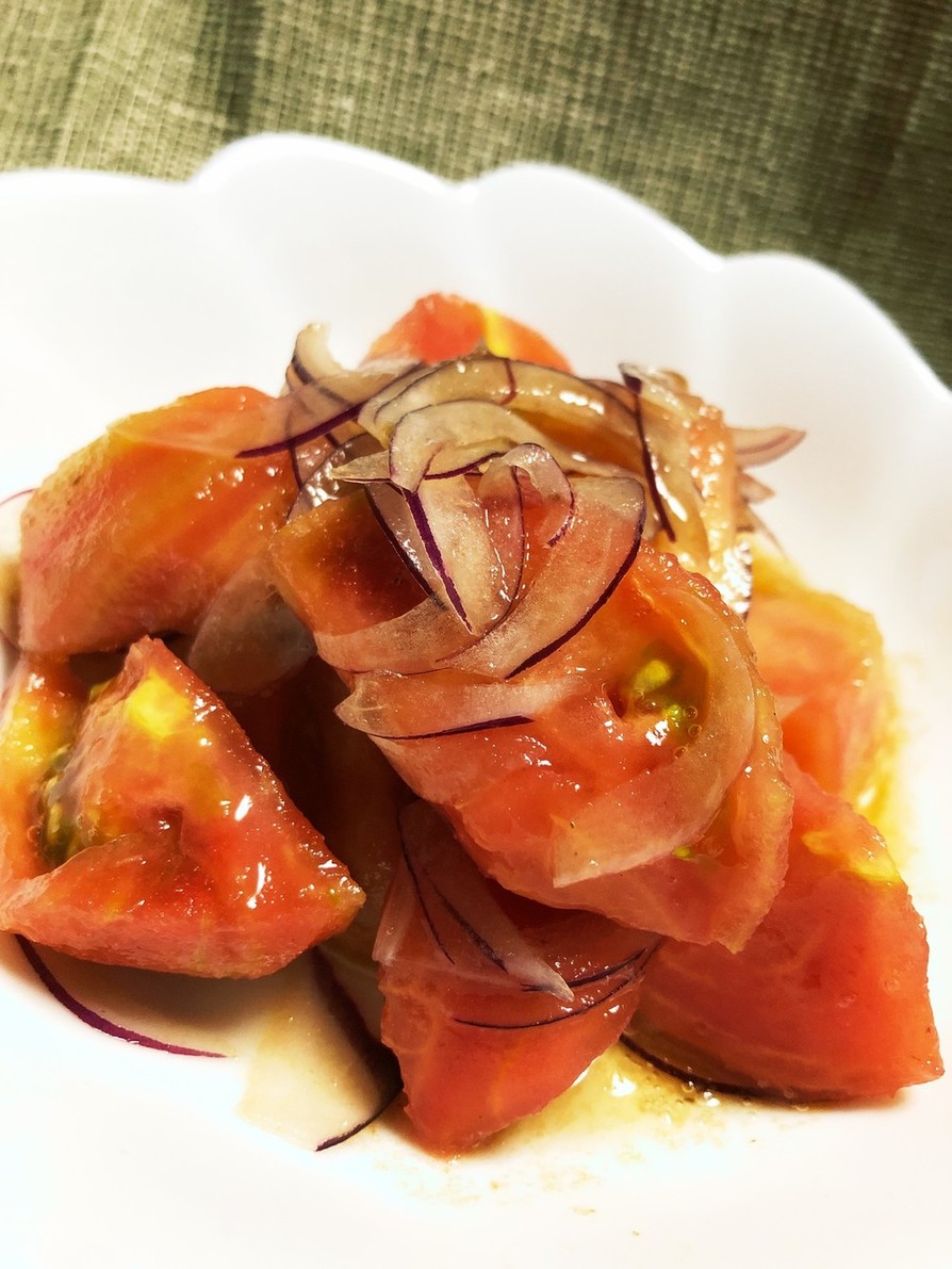 トマトと玉ねぎのしそドレッシング和えの画像