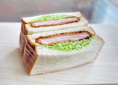チーズinハムカツ＊サンドイッチの写真