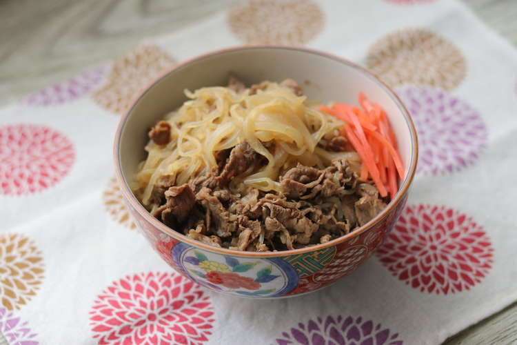 丼でカロリーオフ しらたき入り牛丼 レシピ 作り方 By かおる家うま クックパッド 簡単おいしいみんなのレシピが376万品