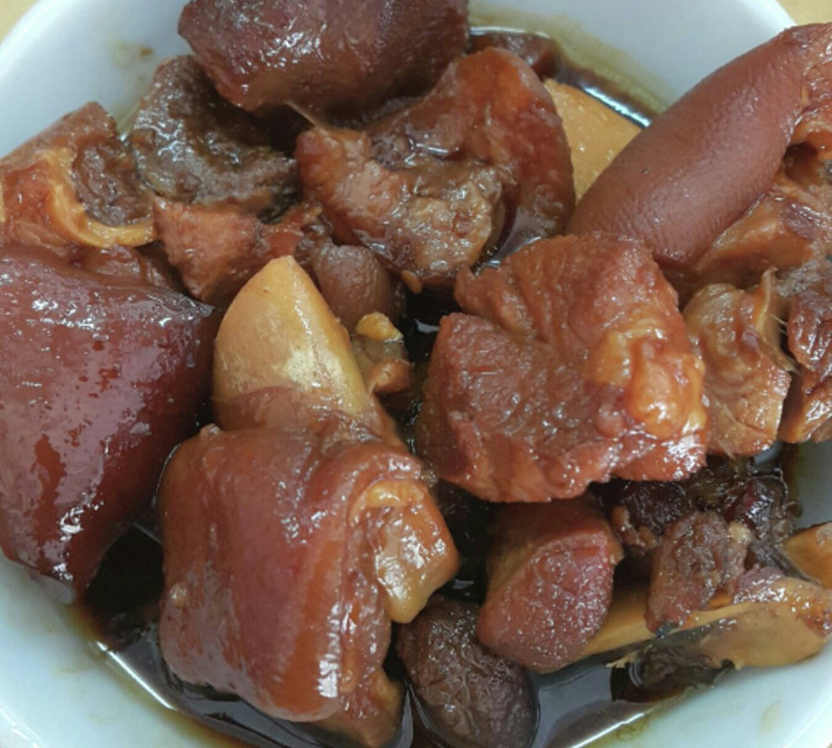 マォン デ ポルコアゼド（豚足の黒酢煮）の画像