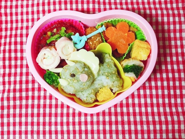 恐竜弁当 トリケラトプス全身 キャラ弁 レシピ 作り方 By もこにゃん クックパッド 簡単おいしいみんなのレシピが376万品