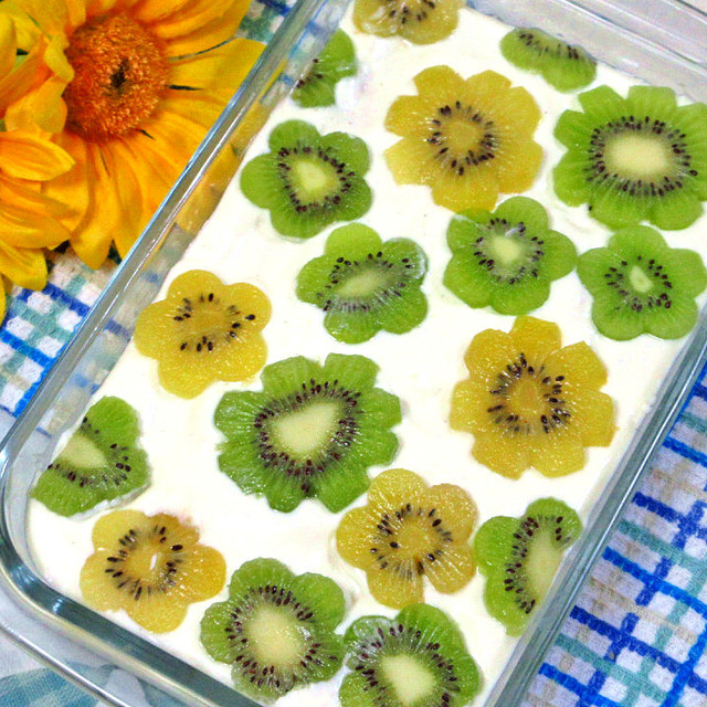 お花のキウイとヨーグルトのスコップケーキ レシピ 作り方 By Minly3 クックパッド 簡単おいしいみんなのレシピが371万品
