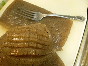 こんにゃくの切れ目フォークで簡単素早く!
