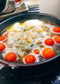 海老・タコ・チーズ・トマトのアヒージョ