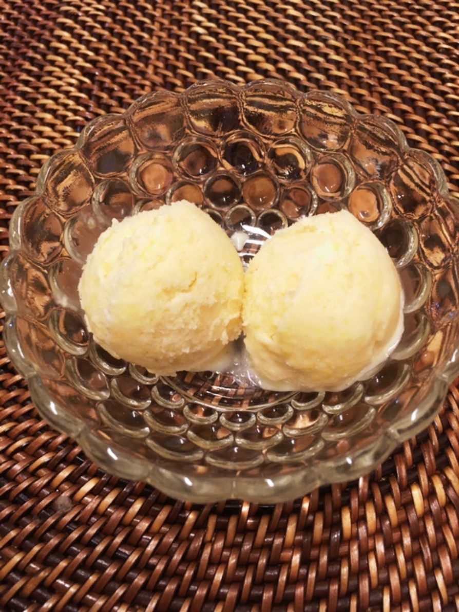 パイナップルとクリームチーズのアイスの画像
