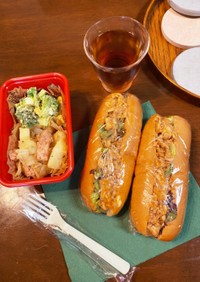 BBQドッグ＆スパムのジャーマン＆サラダ