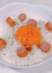 レンジで簡単、ソーセージ卵かけご飯！