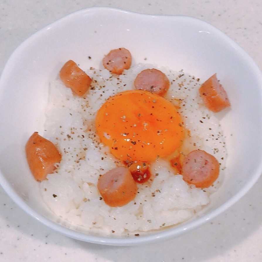レンジで簡単、ソーセージ卵かけご飯！