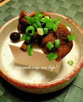 なめこ豆腐