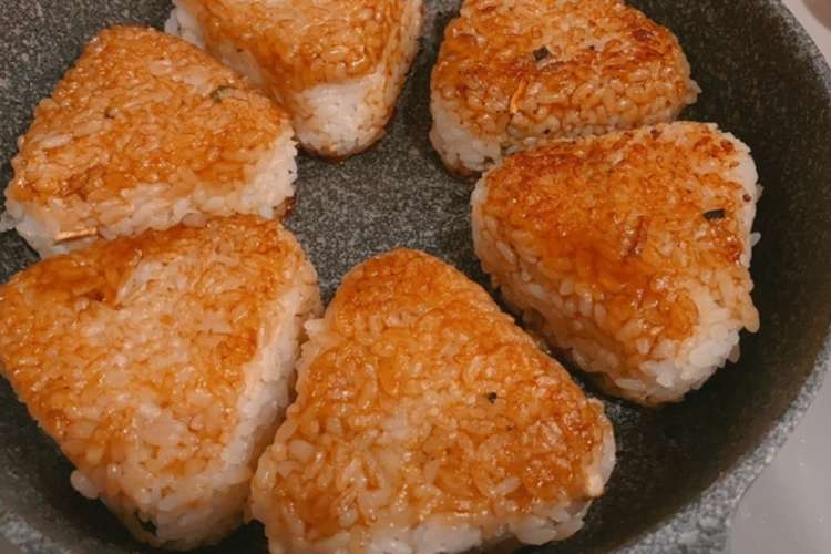 焼肉のタレ 間違いない焼きおにぎり レシピ 作り方 By たまきの嫁 クックパッド 簡単おいしいみんなのレシピが374万品