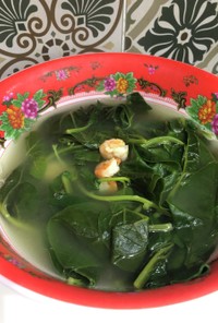 ベトナム料理ツルムラサキの海老スープ