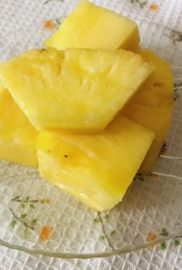パイナップルの超簡単な剥き方