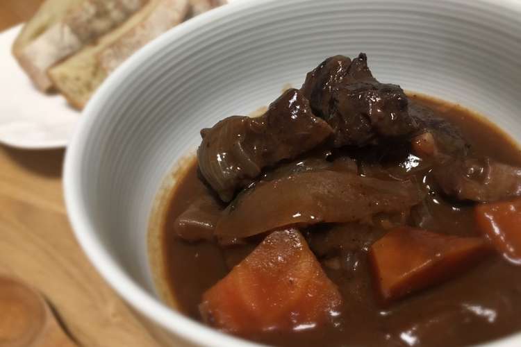 ホロホロにくずれる牛肉の赤ワイン煮込み レシピ 作り方 By Petitcook クックパッド 簡単おいしいみんなのレシピが358万品