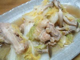 白菜と骨付き鶏肉の煮物の画像