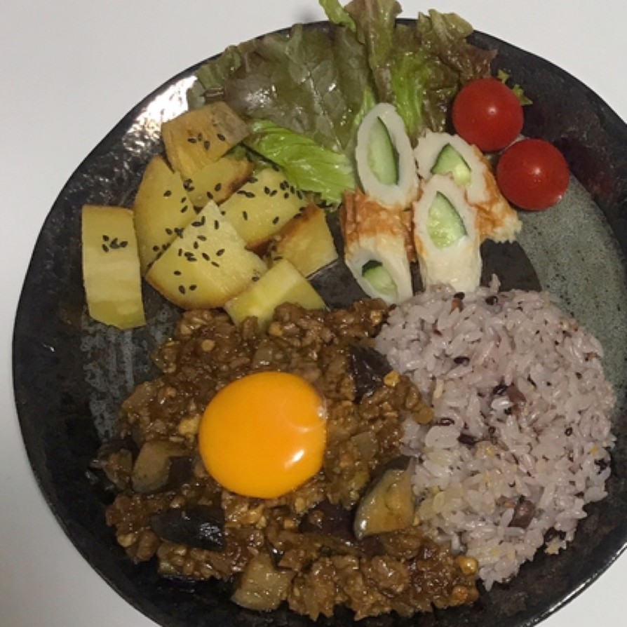 ナスと豆腐とひき肉のキーマカレープレートの画像