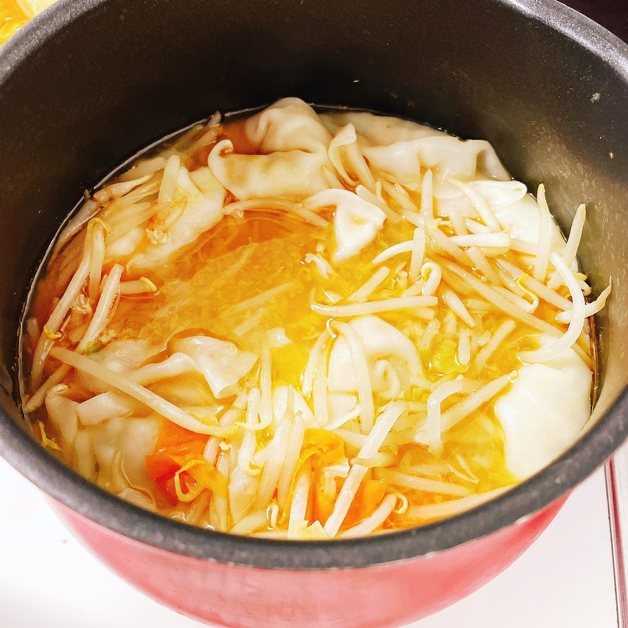 超簡単♡味噌ラーメンのお出汁の餃子スープの画像