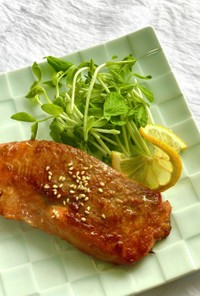 【カンタン魚料理】鮭の醤油麹焼き