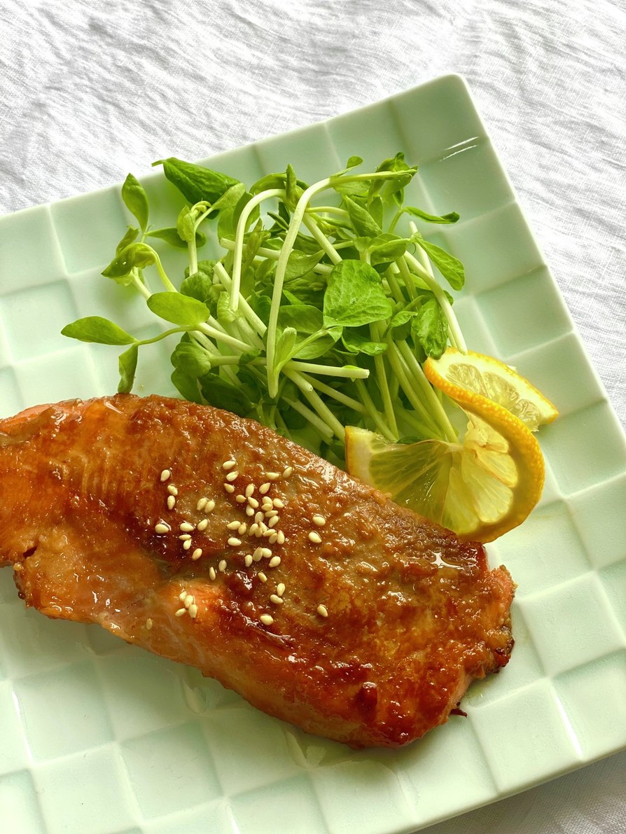 【カンタン魚料理】鮭の醤油麹焼きの画像