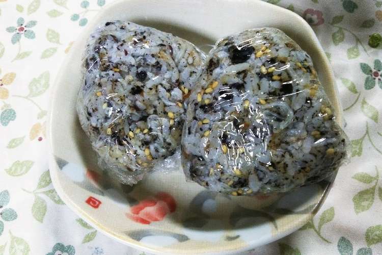 52赤紫蘇ジュースの色の抜けた葉の粉末 レシピ 作り方 By 7nene クックパッド 簡単おいしいみんなのレシピが367万品