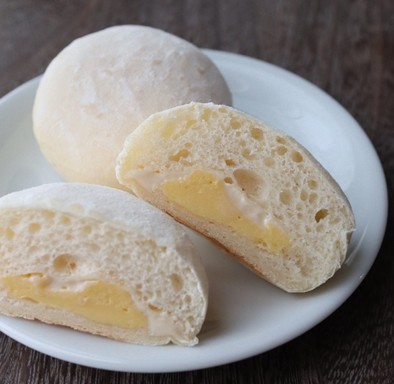 ダブルクリームのふんわり白パンの写真