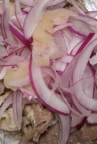 ゆで豚と紫玉葱の 箸が進む 夏向けサラダ