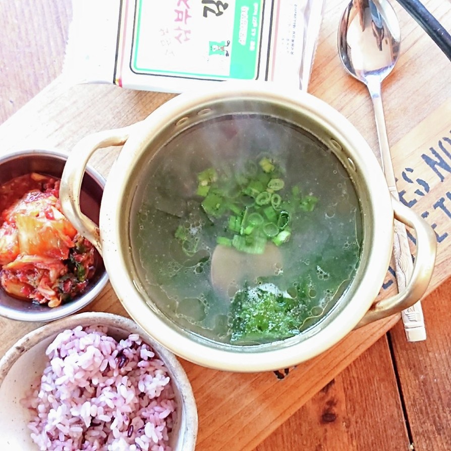 韓国風★アサリとワカメのスープの画像