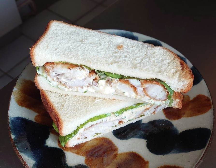 紫蘇香るタラフライのサンドイッチの画像