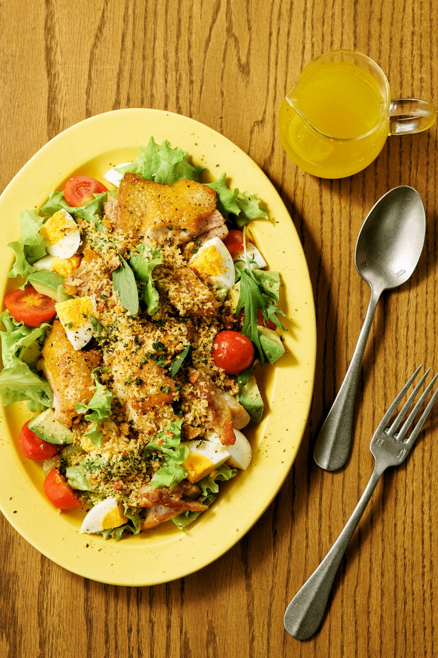 パリパリ！　赤鶏の香草パワーサラダ！の画像