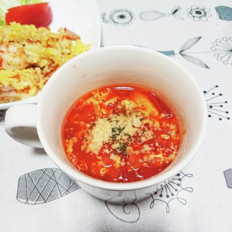 ふわふわたまごのトマトスープ